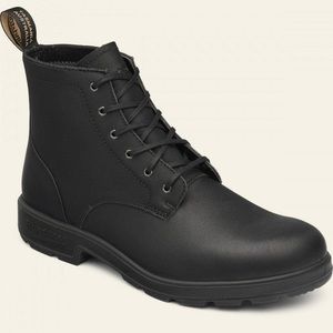 New in box Black Blundstone Unisex 1617 laceups. Size 5uk (USA W 8)